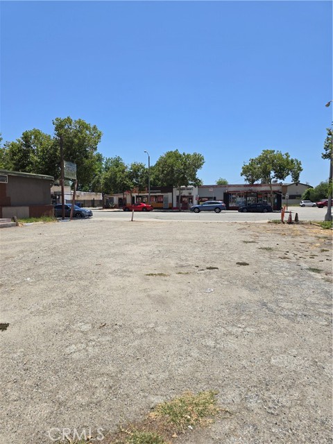 Image 33 of 47 For 855 Holt Avenue