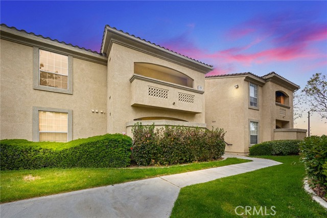 Detail Gallery Image 1 of 35 For 375 Central Ave #196,  Riverside,  CA 92507 - 1 Beds | 1 Baths