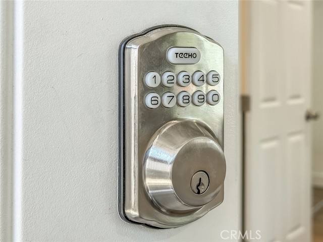 24017 Sylvan Street, Woodland Hills CA: https://media.crmls.org/medias/1afe9850-1b63-4400-ac4f-5a86c96a8e19.jpg