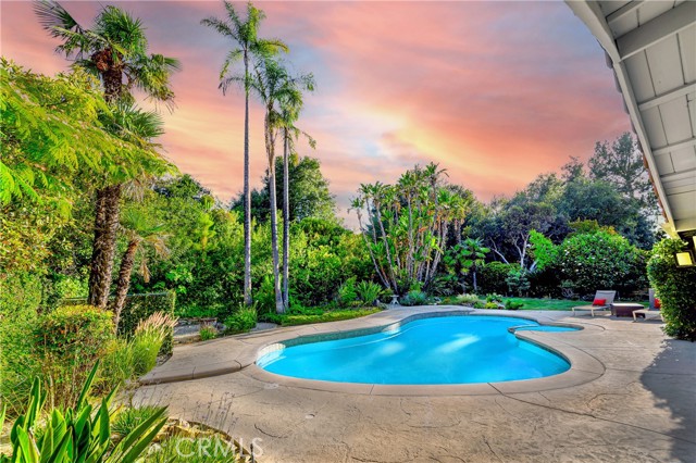 3811 Algonaut Drive, Calabasas CA: https://media.crmls.org/medias/1afee2ef-8027-4323-8719-49b2578cd547.jpg