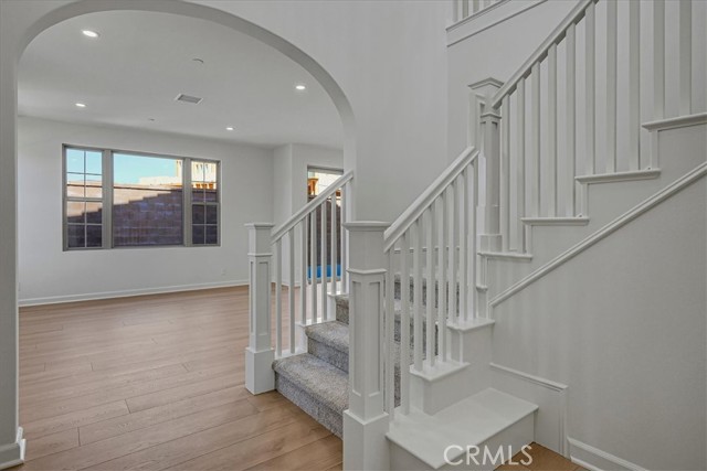 228 Birdseye, Irvine CA: https://media.crmls.org/medias/1aff80e9-f123-4cb3-836e-302d64b9b85f.jpg