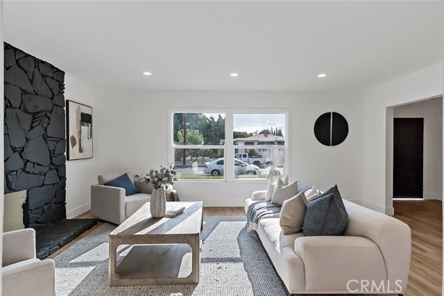 6927 Willis Avenue photo 4