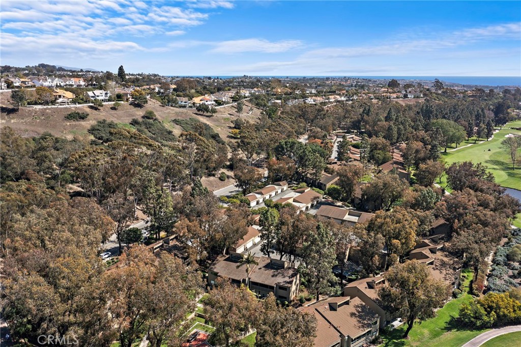 https://media.crmls.org/medias/1affc59d-fd95-4f96-a000-4f3437f6db54.jpg?preset=X-Large