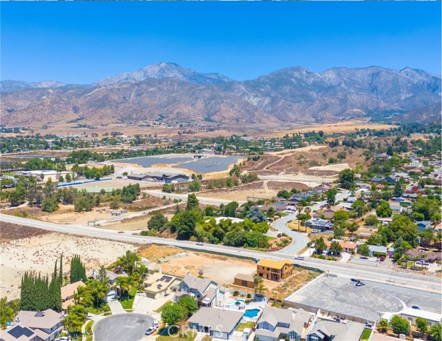 11570 Bryant Street, Yucaipa CA: https://media.crmls.org/medias/1b003049-bde7-4bd8-9a44-af720d651a9c.jpg