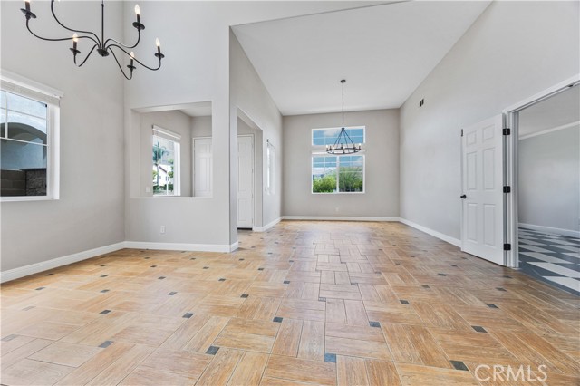 540 Newport Circle, Corona CA: https://media.crmls.org/medias/1b004946-6d01-4a57-857b-a2703e047472.jpg