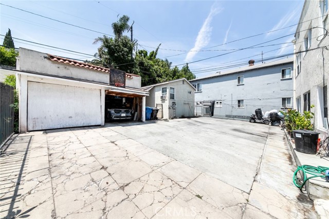 519 N Alexandria Avenue, Los Angeles CA: https://media.crmls.org/medias/1b006208-222c-4815-9934-225107b16a23.jpg