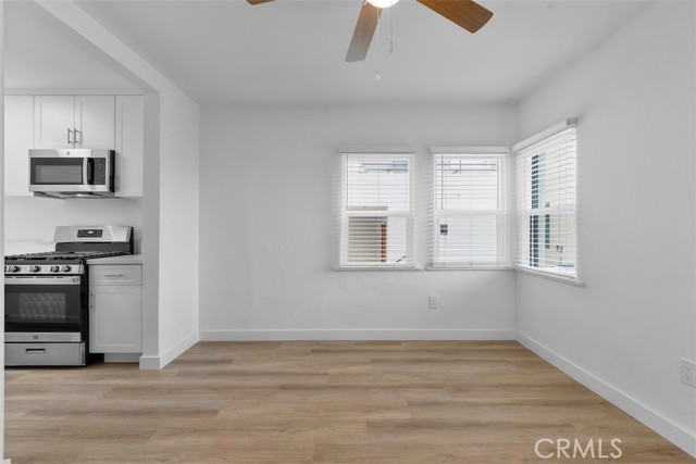 908 Manhattan Avenue, Hermosa Beach, California 90254, ,Residential Income,Sold,Manhattan,SB25198954