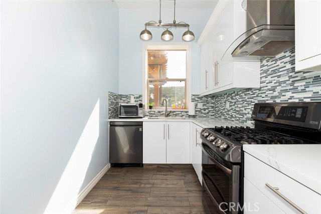 Detail Gallery Image 9 of 75 For 9334 Wayside Dr, Sunland,  CA 91040 - 3 Beds | 2 Baths