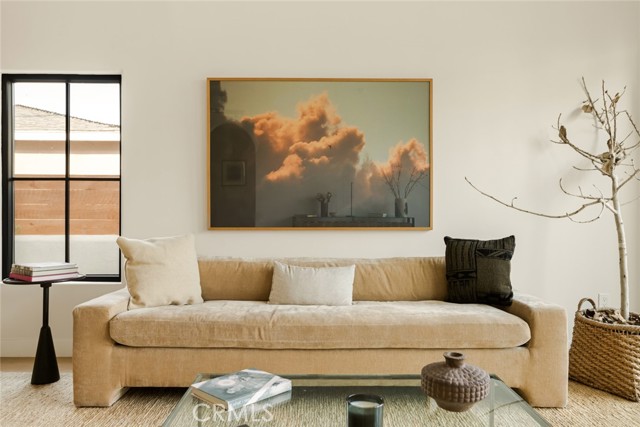 2334 Glover Place, Los Angeles CA: https://media.crmls.org/medias/1b027d4a-2b1a-4359-b008-69dee002b47f.jpg