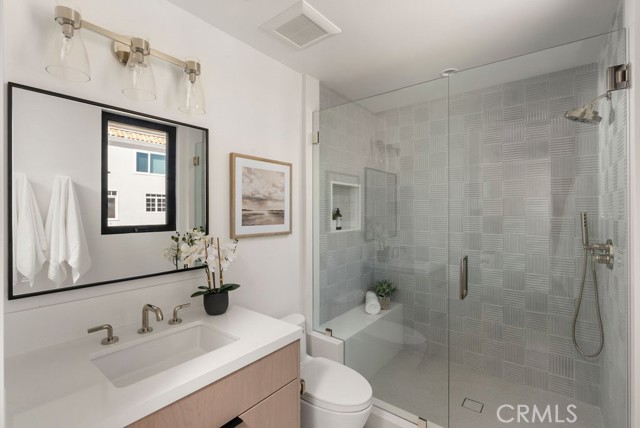 Detail Gallery Image 14 of 21 For 2501 Seaview Ave, Corona Del Mar,  CA 92625 - 4 Beds | 4/1 Baths