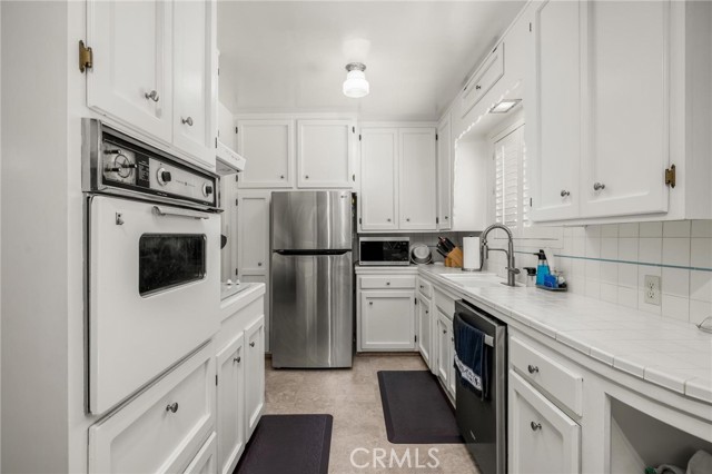 Detail Gallery Image 8 of 30 For 1431 Clark Rd, Modesto,  CA 95358 - 3 Beds | 2 Baths
