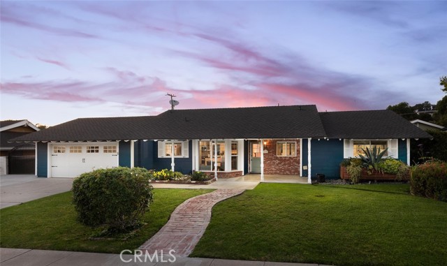 2119 E Denise Avenue, Orange CA: https://media.crmls.org/medias/1b0386b8-d4ea-47e6-8671-c7cd08eed7c1.jpg
