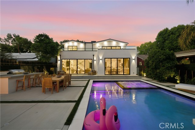 22518 Burbank photo 10