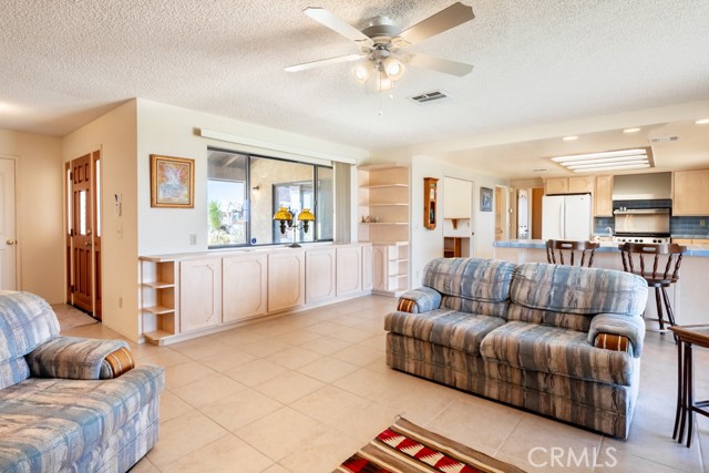 Detail Gallery Image 11 of 75 For 6425 Indian Cove Rd, Twentynine Palms,  CA 92277 - 4 Beds | 3 Baths