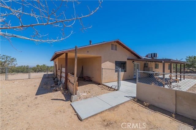 1181 Barkley Ranch Road, Pinon Hills CA: https://media.crmls.org/medias/1b053974-db1c-43bb-b57b-b043cb83098e.jpg