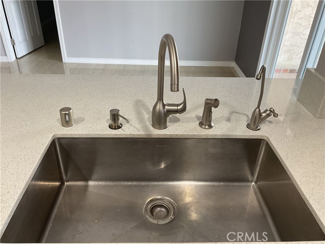 8008 Santa Rita Street, Corona CA: https://media.crmls.org/medias/1b056b14-4cf2-44a7-b979-0045dc99a5e4.jpg