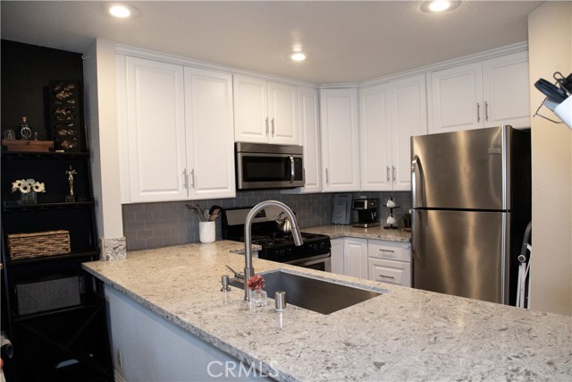 22171 Rim Pointe, Lake Forest CA: https://media.crmls.org/medias/1b056bf0-d693-4543-8f58-2115e0765d7c.jpg