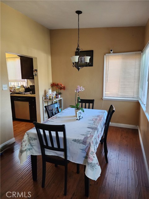 Detail Gallery Image 7 of 13 For 1788 W 37th Pl., Los Angeles,  CA 90018 - 3 Beds | 1 Baths