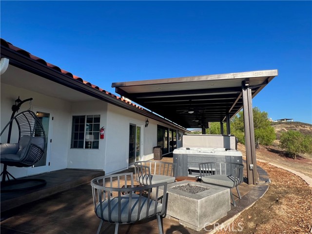 35251 Calle Campo, Temecula CA: https://media.crmls.org/medias/1b06dca2-2e83-4353-a7f5-63af9313dde3.jpg