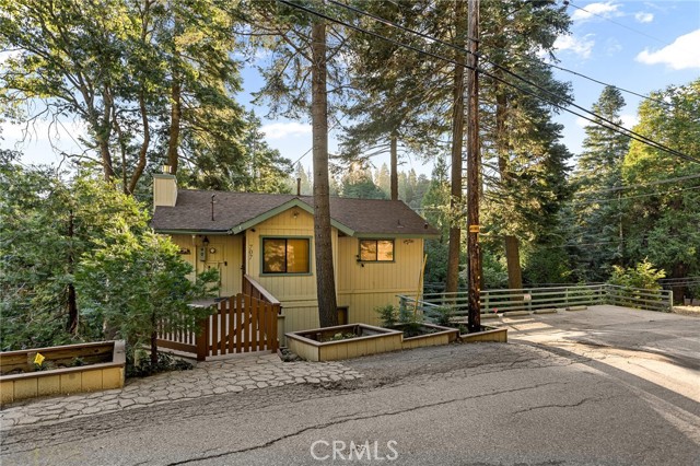 Detail Gallery Image 1 of 32 For 707 Virginia Ct, Lake Arrowhead,  CA 92352 - 3 Beds | 2 Baths