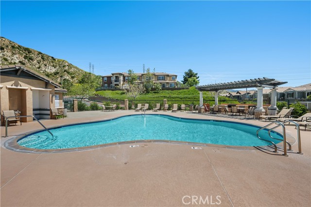 Detail Gallery Image 30 of 33 For 16414 W Nicklaus Dr #145,  Sylmar,  CA 91342 - 3 Beds | 2/1 Baths