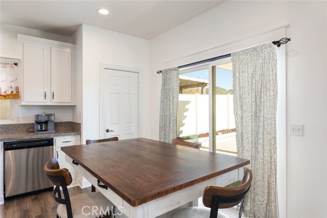 Detail Gallery Image 18 of 62 For 36250 Pursh Dr, Lake Elsinore,  CA 92532 - 5 Beds | 3 Baths