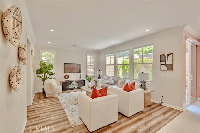 55 Decker, Irvine CA: https://media.crmls.org/medias/1b091e94-f63e-4039-af4a-ae7521327ef4.jpg