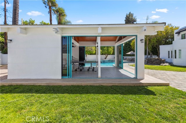 8944 Enfield, Sherwood Forest CA: https://media.crmls.org/medias/1b0a1e36-4af3-40da-a86a-522c020772d0.jpg