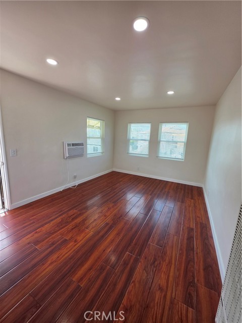 Detail Gallery Image 4 of 10 For 5863 Whitnall #4,  North Hollywood,  CA 91601 - 2 Beds | 1 Baths