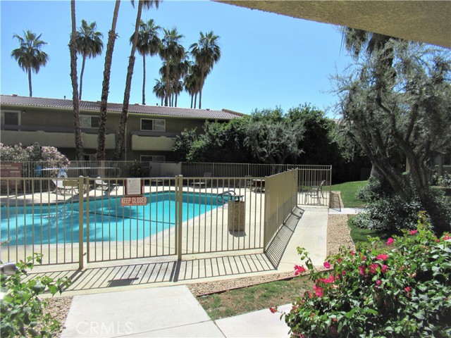 Detail Gallery Image 2 of 24 For 1950 S Palm Canyon Dr #126,  Palm Springs,  CA 92264 - 1 Beds | 1 Baths