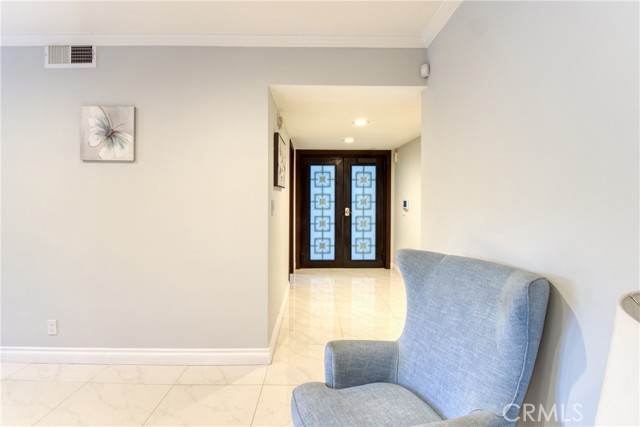 Detail Gallery Image 5 of 52 For 7796 Skyhill Drive, Los Angeles,  CA 90068 - 5 Beds | 3 Baths