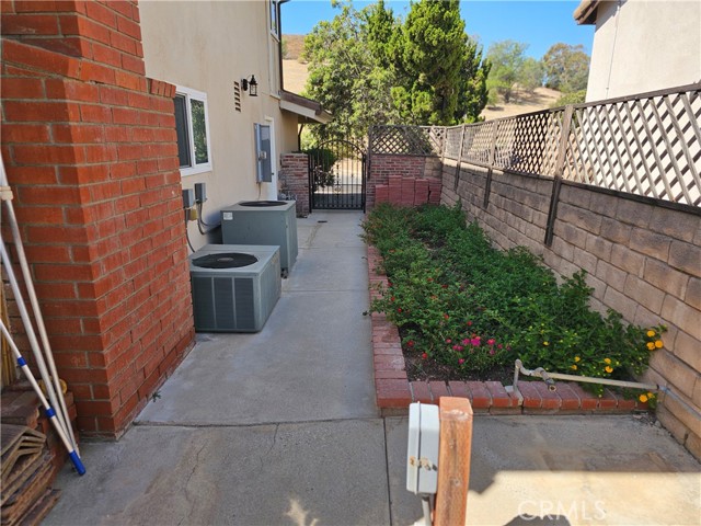 19259 Braemore Road, Porter Ranch CA: https://media.crmls.org/medias/1b0cc164-0e59-4a1a-83a2-a7fe8aebfbe9.jpg
