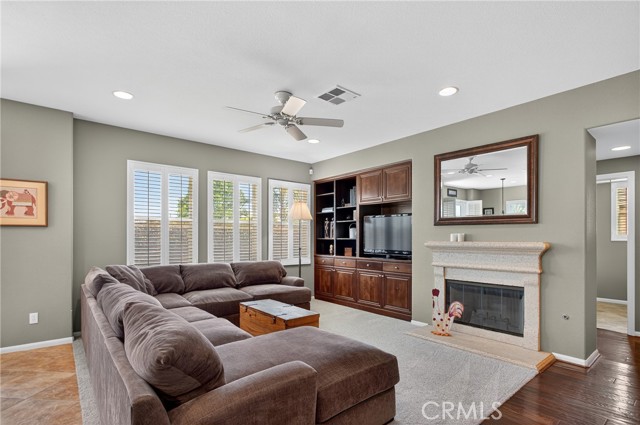 Detail Gallery Image 13 of 60 For 33888 Madrigal Ct, Temecula,  CA 92592 - 5 Beds | 3 Baths