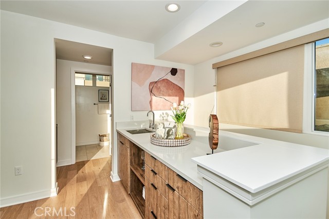 1050 N Joels Place, Los Angeles CA: https://media.crmls.org/medias/1b0d5c5d-03dd-4f4d-a888-f37d7bf84d7f.jpg