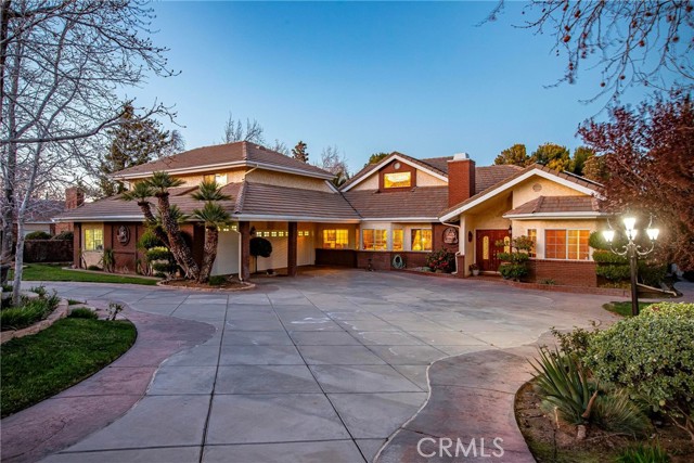 41504 Mission Drive, Palmdale CA: https://media.crmls.org/medias/1b0f4722-e25c-4d40-b38c-0b01e46bcecb.jpg