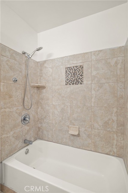 1018 Chester Place, Bakersfield CA: https://media.crmls.org/medias/1b0fa1b6-b6b4-4847-b699-6668dfc757d8.jpg