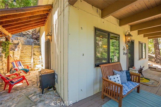 Detail Gallery Image 8 of 49 For 875 Brentwood Dr, Lake Arrowhead,  CA 92352 - 3 Beds | 2 Baths