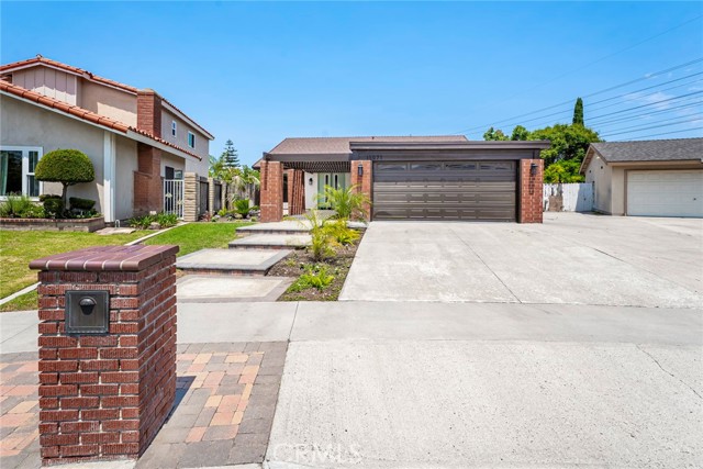 15071 Talley Street, Irvine CA: https://media.crmls.org/medias/1b100cd3-0e58-4f0e-9df6-d253dfab170c.jpg