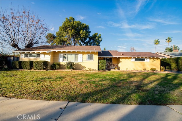 Detail Gallery Image 1 of 1 For 15229 Tuba St, Los Angeles,  CA 91345 - 3 Beds | 2 Baths