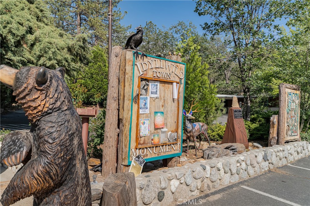 https://media.crmls.org/medias/1b1109b4-8216-47ae-8d72-3508936656ec.jpg?preset=X-Large