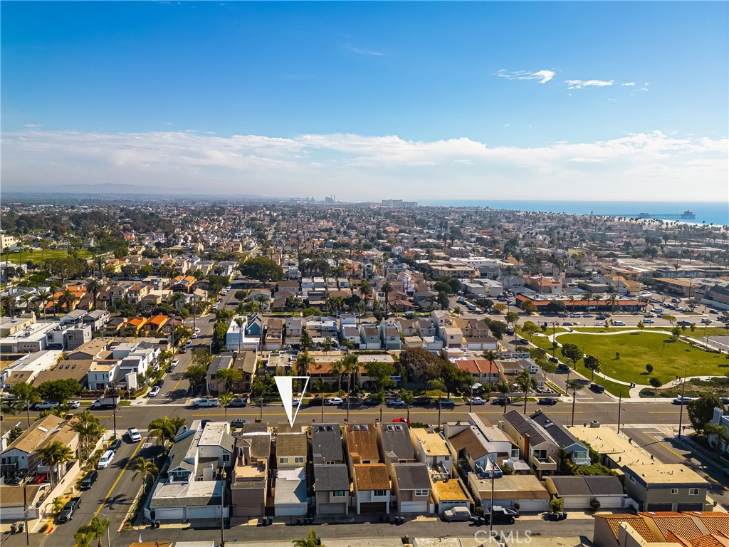 https://media.crmls.org/medias/1b11308c-7d02-4191-b40b-12b2f48c6ec7.jpg?preset=X-Large