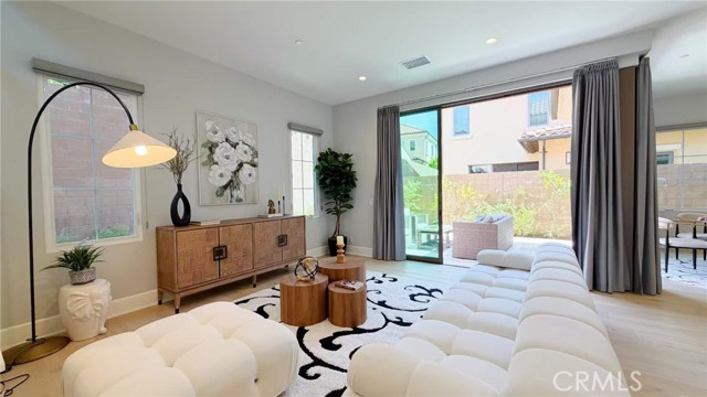 Detail Gallery Image 2 of 23 For 117 Donati, Irvine,  CA 92602 - 4 Beds | 3 Baths