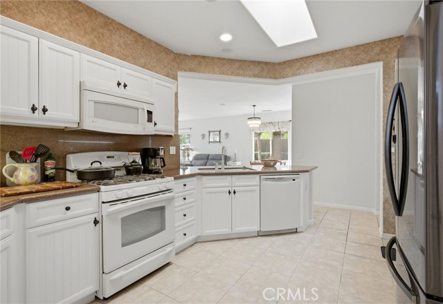 Detail Gallery Image 13 of 30 For 24409 Fawnskin, Corona,  CA 92883 - 2 Beds | 2 Baths