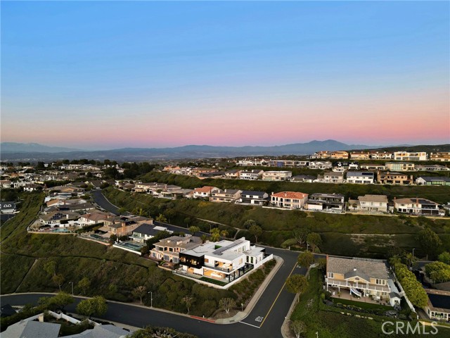 53 Montecito, Corona del Mar CA: https://media.crmls.org/medias/1b11d1b1-fe62-44d9-856b-c7e6962c8247.jpg