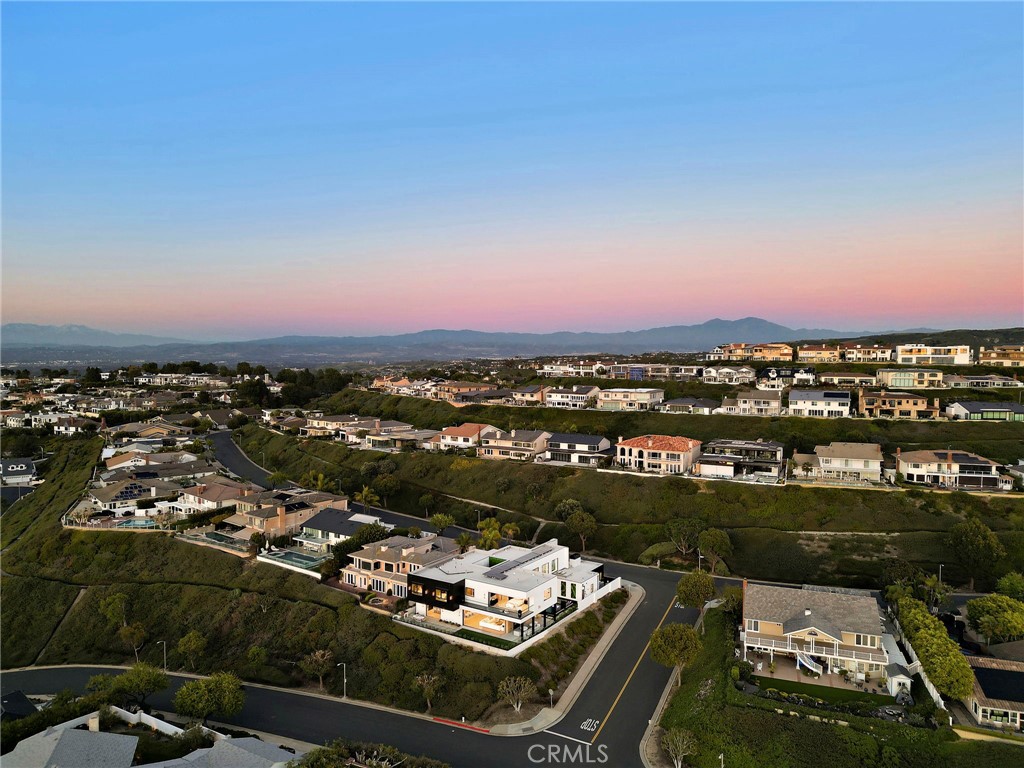 https://media.crmls.org/medias/1b11d1b1-fe62-44d9-856b-c7e6962c8247.jpg?preset=X-Large