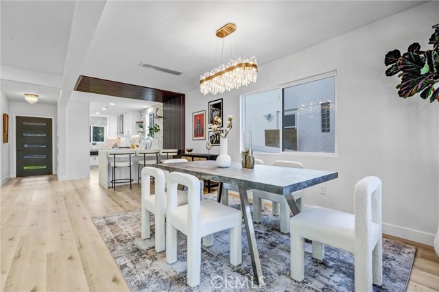 Detail Gallery Image 17 of 43 For 13021 Killion St, Sherman Oaks,  CA 91401 - 3 Beds | 2/1 Baths