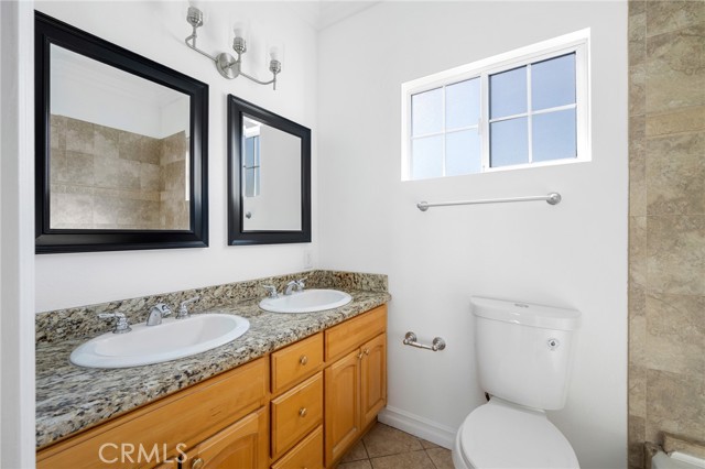 Detail Gallery Image 17 of 30 For 6831 Valmont St #1,  Tujunga,  CA 91042 - 3 Beds | 2/1 Baths
