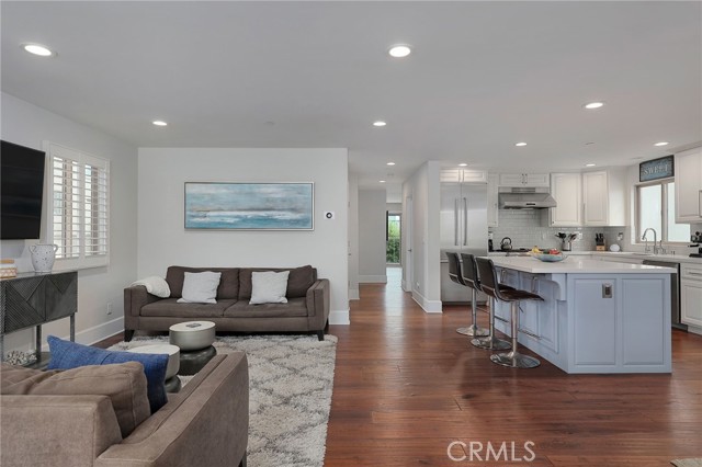 2025 Prospect Avenue, Hermosa Beach CA: https://media.crmls.org/medias/1b13777e-98d0-47d5-b0fd-662cccfbaf5d.jpg
