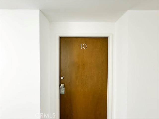 100 S Venice Boulevard, Venice CA: https://media.crmls.org/medias/1b14aca3-54ac-43bb-9452-8589fa7c6407.jpg
