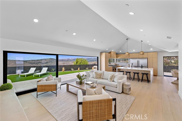 820 Calle Mendoza, San Clemente CA: https://media.crmls.org/medias/1b14e359-4002-4af0-b618-149e32148490.jpg